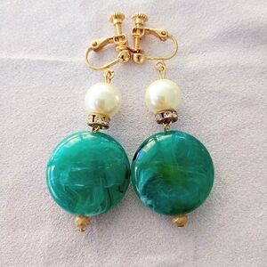 Elegant Green and Gold Clip-On Earrings